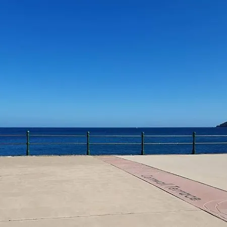 Sanderling - Grade 2 Listed Georgian Townhouse By The Sea *